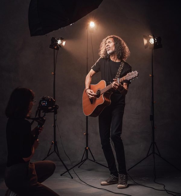 videographer-shoots-how-a-talented-latin-american-resize